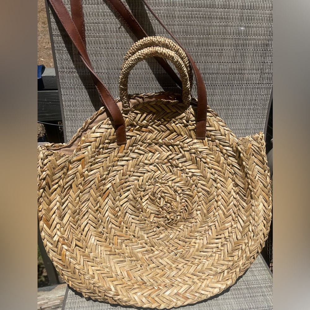 South Beach Straw Tote Hobo Bag - Picture 2 of 7